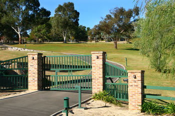 Relaxin - Accommodation Burleigh 5