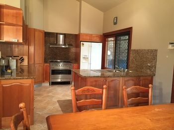 Relaxin - Accommodation Burleigh 11
