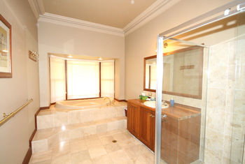 Relaxin - Accommodation Burleigh 12