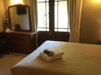 Relaxin - Accommodation Burleigh 18
