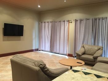 Relaxin - Accommodation Burleigh 20