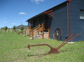 The Wattle Lodge - Accommodation Burleigh 5