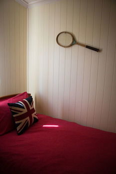 The Wattle Lodge - Accommodation Burleigh 7