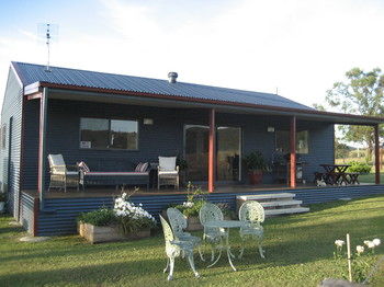 The Wattle Lodge - Accommodation Burleigh 25