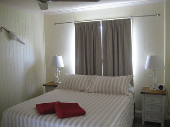 The Wattle Lodge - Accommodation Burleigh 29