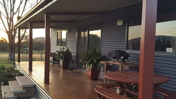 The Wattle Lodge - Accommodation Burleigh 36