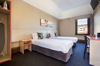 The Granville Hotel - Accommodation Burleigh 12