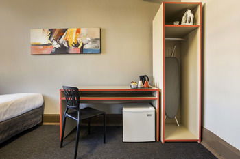 The Granville Hotel - Accommodation Burleigh 13