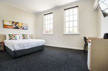 The Granville Hotel - Accommodation Burleigh 23