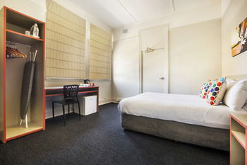 The Granville Hotel - Accommodation Burleigh 24