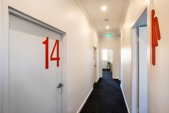 The Granville Hotel - Accommodation Burleigh 33