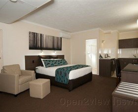 Comfort Inn And Suites Robertson Gardens - Accommodation Burleigh 2