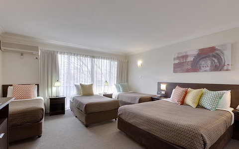 BEST WESTERN Tall Trees Canberra - Accommodation Burleigh 3