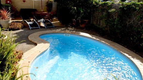 BEST WESTERN Ambassador Motor Lodge - Accommodation Burleigh 0