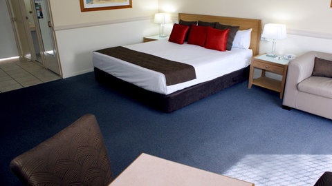 BEST WESTERN Ambassador Motor Lodge - Accommodation Burleigh 2