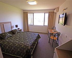 Mornington Inn Hotel Motel - The - Accommodation Burleigh 2