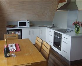 Three Trees Retreat - Accommodation Burleigh 4