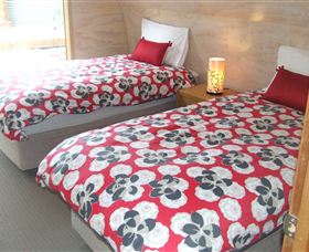 Three Trees Retreat - Accommodation Burleigh 3
