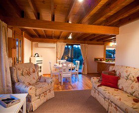 Parnella Adventure Bay - Accommodation Burleigh 0
