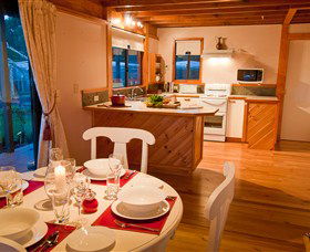 Parnella Adventure Bay - Accommodation Burleigh 2