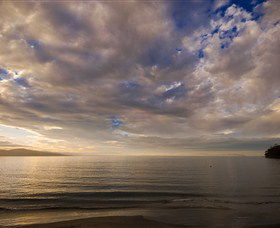 Parnella Adventure Bay - Accommodation Burleigh 4