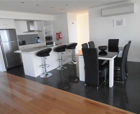 Tuckers Rocks Cottage - Accommodation Burleigh 0
