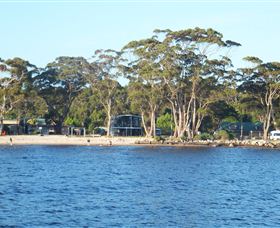 Tuckers Rocks Cottage - Accommodation Burleigh 2