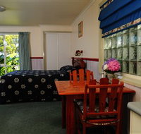 Crays Accommodation - Innes Street - Accommodation Burleigh