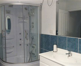 West Coast Bed And Breakfast - Accommodation Burleigh 5