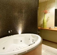 Hepburn Spa Pavilions - Saffron - Accommodation Burleigh