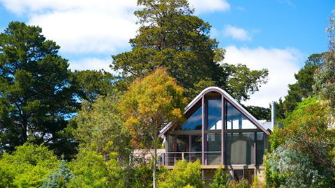 Hepburn Spa Pavilions - Saffron - Accommodation Burleigh 3