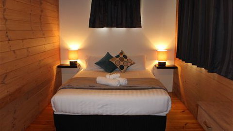 Lakes And Craters Holiday Park - Accommodation Burleigh 1