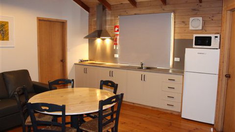 Lakes And Craters Holiday Park - Accommodation Burleigh 2