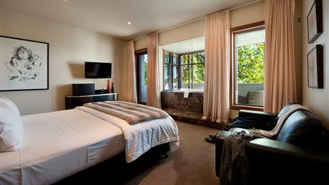 Peppers Mineral Springs Hotel - Accommodation Burleigh 3