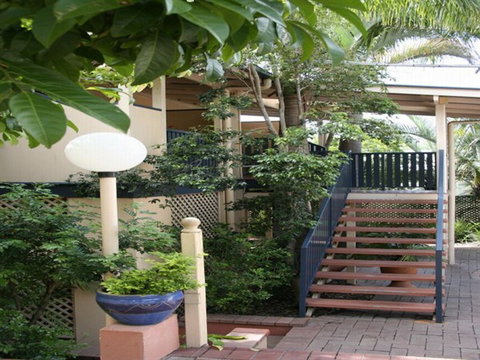 City Palms Motel - Accommodation Burleigh 0