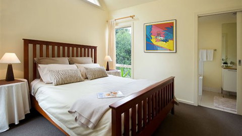 Armley Park - Accommodation Burleigh 1