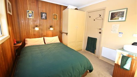 Red Onion Ski Chalet - Accommodation Burleigh 5