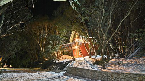 Red Onion Ski Chalet - Accommodation Burleigh 7
