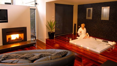 Kudos Villas - Accommodation Burleigh 5