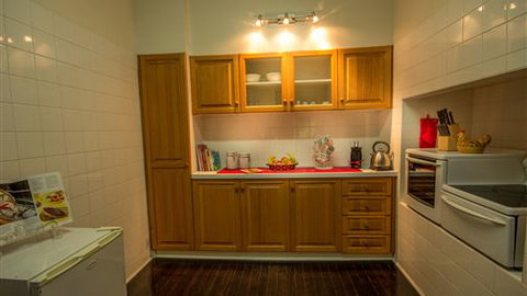 Benson House And Benson Lodge - Accommodation Burleigh 3