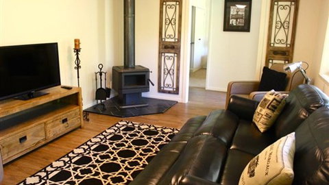 Abbeville - Accommodation Burleigh 5