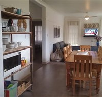 Lakeside Vista Holiday House - Accommodation Burleigh