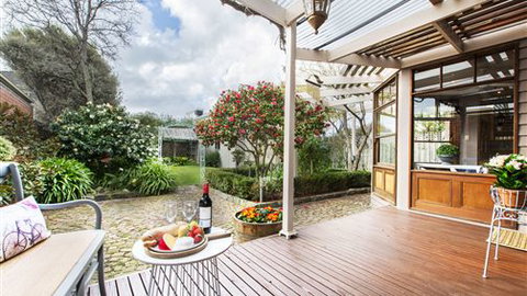 Avalon Guesthouse - Accommodation Burleigh 4