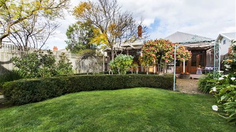 Avalon Guesthouse - Accommodation Burleigh 6