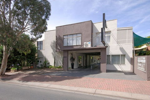 Hello Adelaide Motel + Apartments - Accommodation Burleigh 9