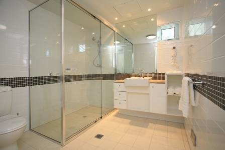 Urangan QLD Accommodation Burleigh