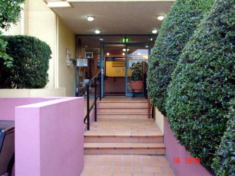 Albion Manor Motel & Serviced Apartments - Accommodation Burleigh 0