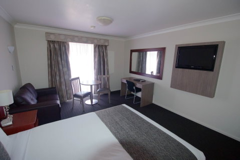 Ashby House Motor Inn - Accommodation Burleigh 2
