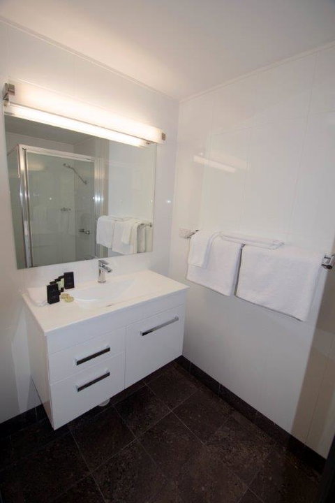 Ashby House Motor Inn - Accommodation Burleigh 3