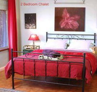 Bettenay's Lakeside Loft Spa Apartment - Accommodation Burleigh